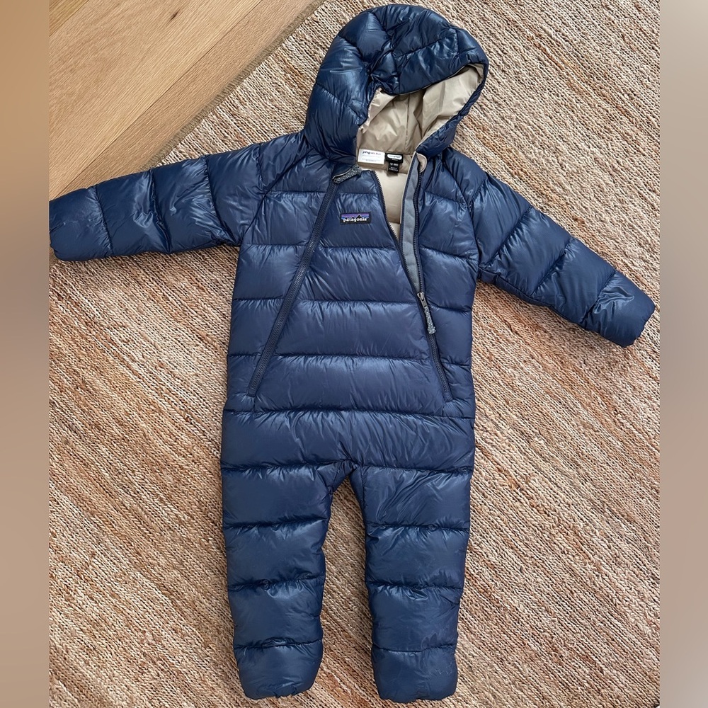 Patagonia down one piece snowsuit 12-18mths (fits big) BRAND NEW